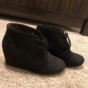 Toms lookalike wedge booties